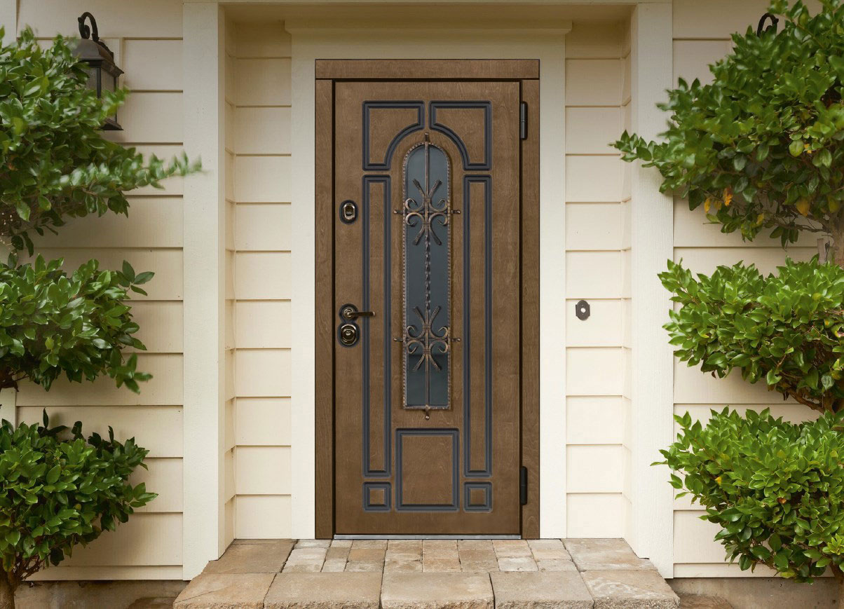 Новая входная дверь. Что нужно учитывать при выборе наружных дверей для дома на одну семью