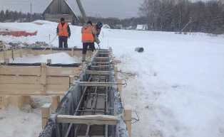 Зимние условия и строительство из бетона: методы защиты от мороза и обледенения